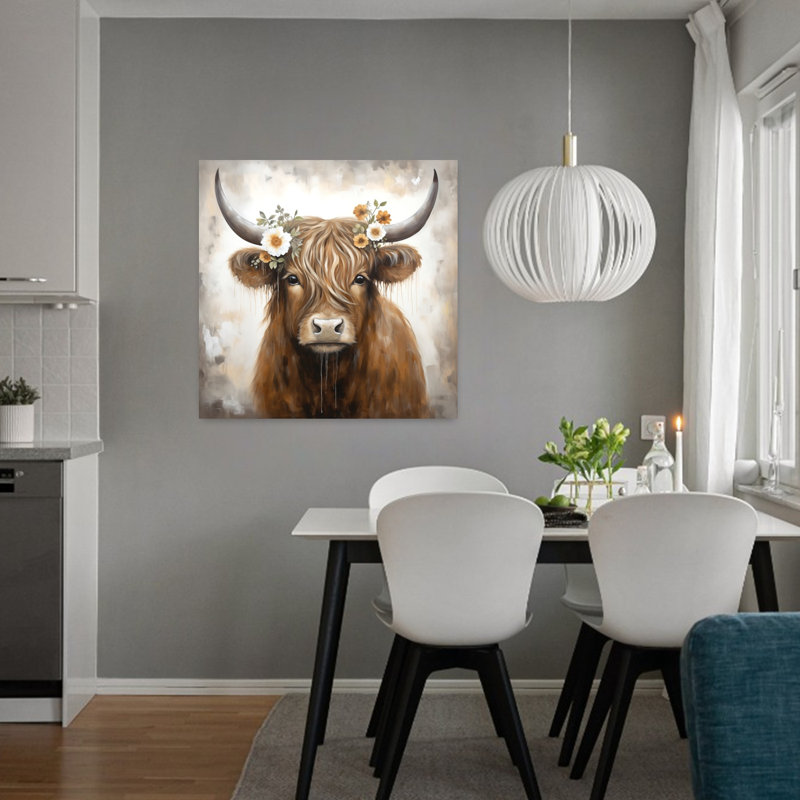 Art contemporain avec une vache Highland et des fleurs, H 32 po x l 32 po