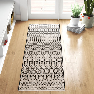 Courtdale Cotton Geometric Indoor Rug