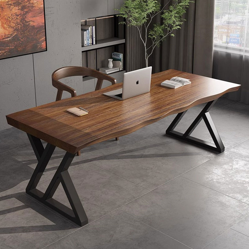 Bureau rustique en pin avec bord irrégulier et pieds en X, H 29,53 po x l 78,74 po x P 27,56 po