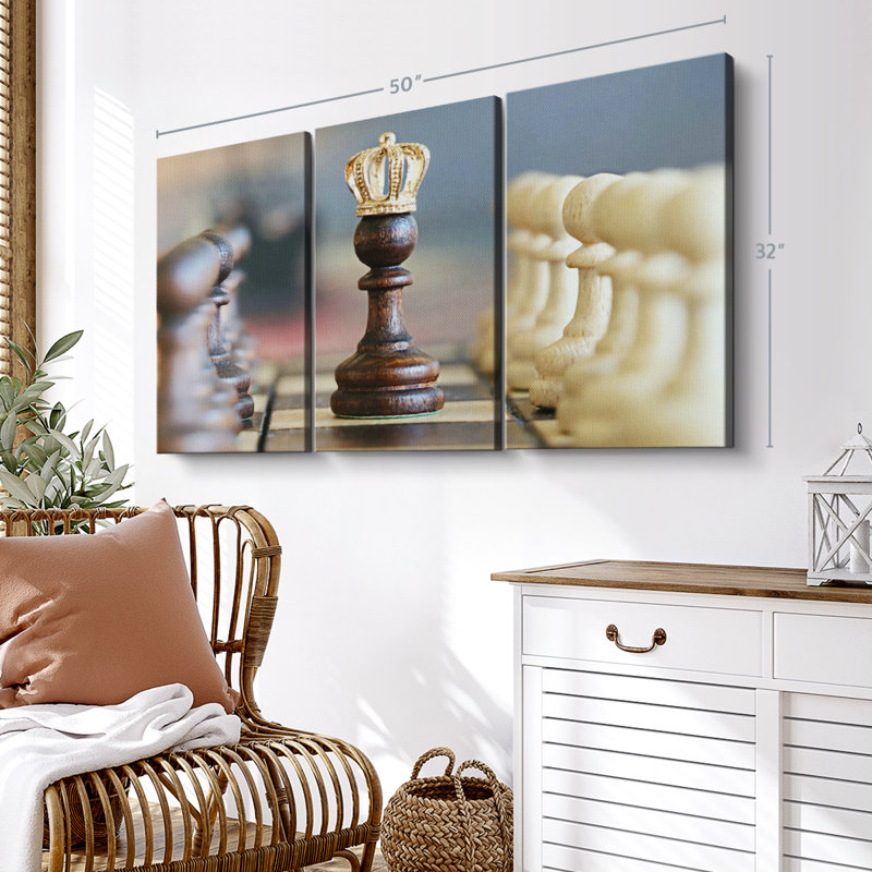 «Chess Pawn Queen», 3 pièces sur toile, H 32 po x l 50 po x P 1,25 po