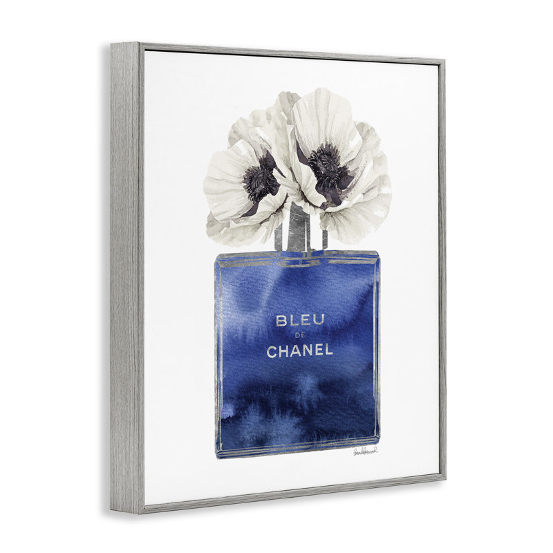«Blue Watercolor Floral Perfume», art de la giclée encadrée par Amanda Greenwood, H 20 po x l 16 po