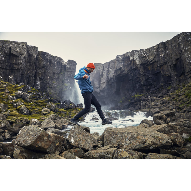 «Crossing The Stream» par Janiecbros, H 12 po x l 18 po