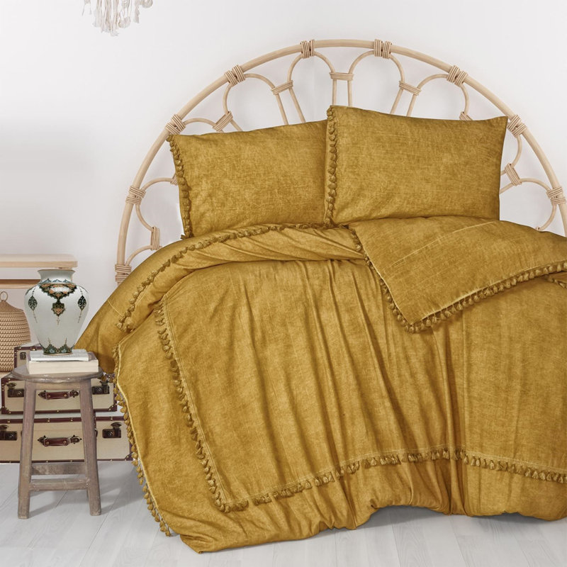 Tjard Duvet Cover Set with Pillowcases, Mustard
