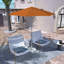 Parasol en fibre de verre 7,5 pi avec passe-partout blanc-454072607