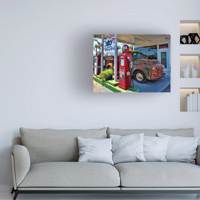 «Vintage Car 29» par Martin Fine, impression sur toile tendue
