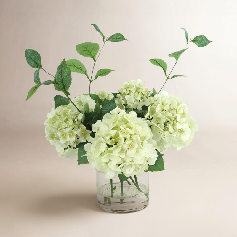 Arrangement floral d'hortensia Keenum dans un vase, Blanc