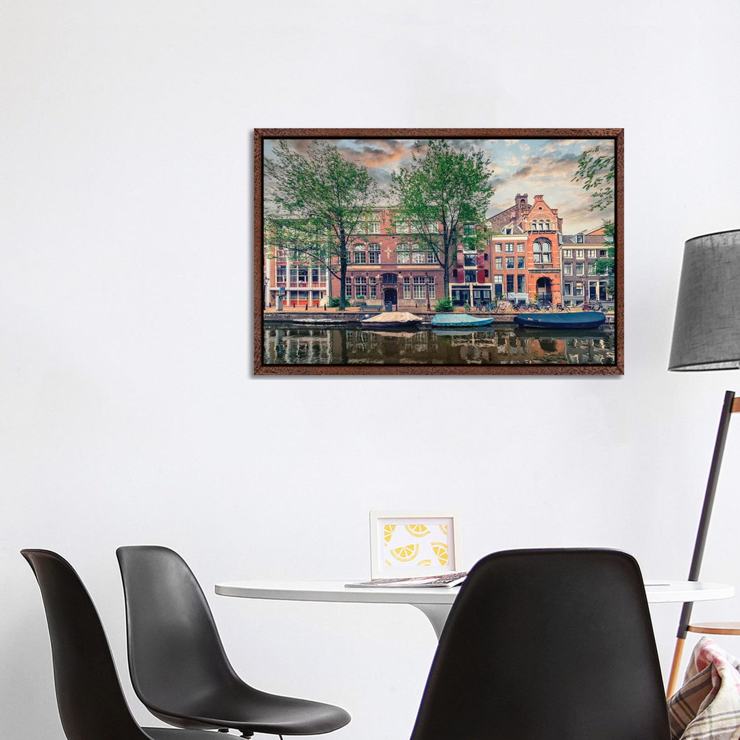 Amsterdam In The Evening von Manjik Pictures - Galerieverpackte Leinwand Giclée auf Leinwand