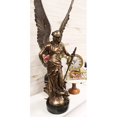 Figurine grand grand astoria Grimsby