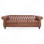 Canapé Chesterfield trois places avec accoudoirs roulés en polyuréthane.
