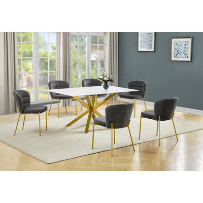 Ensemble de salle à manger rectangulaire en verre avec revêtement en marbre blanc avec chaises moelleuses