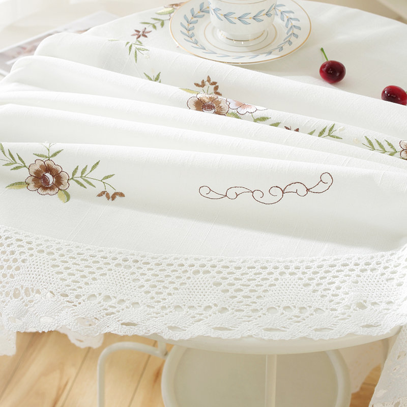 Nappe blanche avec bord dentelle et broderie florale, 71" Round