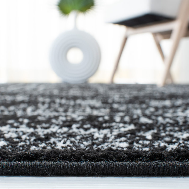 Lesbury Performance Oriental Rug, Round 4'