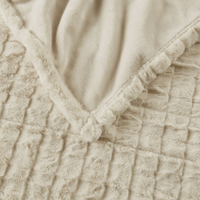 Jeté en fausse fourrure surdimensionné Beautyrest Zuri, Beige
