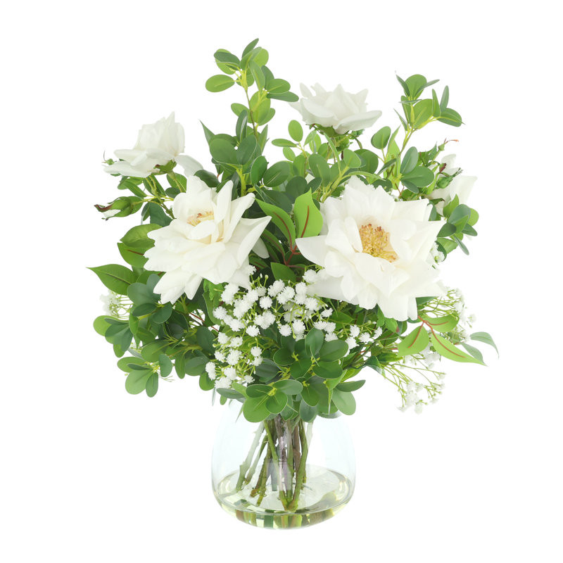 Faux centre de table avec roses et souffle de bébé