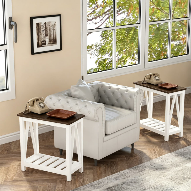 Table de bout Farmhouse, table d'appoint étroite avec tablette de rangement, table de chevet mince pour les petits espaces, table d'appoint rustique pour le salon, la chambre à coucher, le bureau personnel, blanc et brun