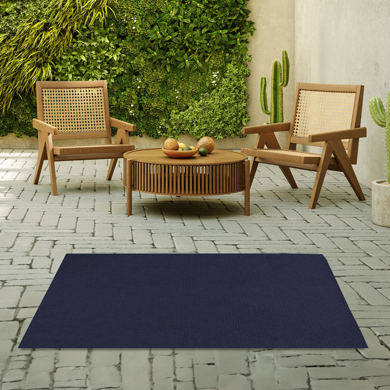 Estiven Solid Color Machine Woven Indoor / Outdoor Area Rug in Ultra Blue, Half-circle 1'8" x 3'4"