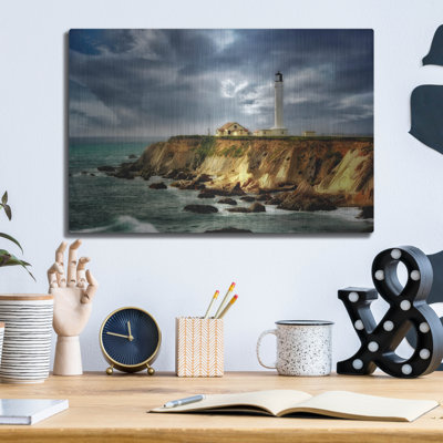«Coastline Lighthouse» par Dennis Frates