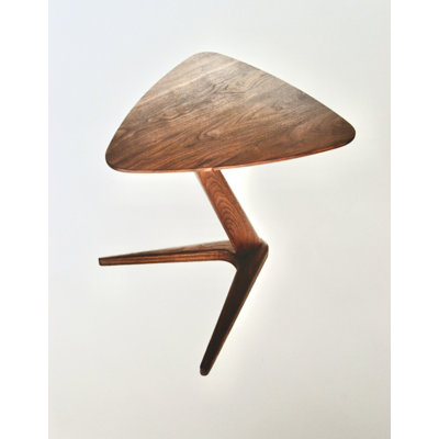 Table de bout abstraite en bois massif