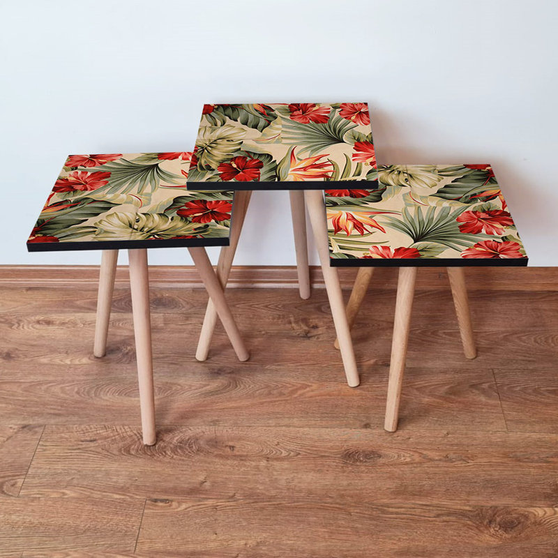Ensemble de 3 tables gigognes modernes, beige avec détails rouges et verts, 13,8 po x 20,5 po x 13,8 po (grand), 13,8 po x 18,5 po x 13,8 po (moyen), 13,8 po x 16,5 po x 13,8 po (petit) | 100% panneau de fibres à densité moyenne avec pieds en bois de hêtre | Élégant et fonctionnel pour le salon ou le bureau