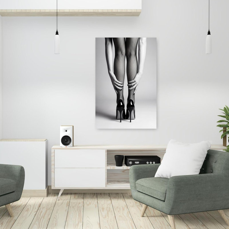 «High Heels And Fishnets Classic Elegant», art mural contemporain, H 36 po x l 24 po