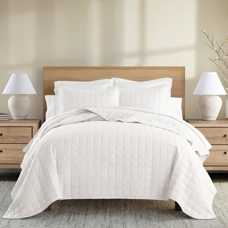 Ensemble de couvre-lit matelassé en microfibre doublement brossé à motif de carré Simply Soft™, Ivoire