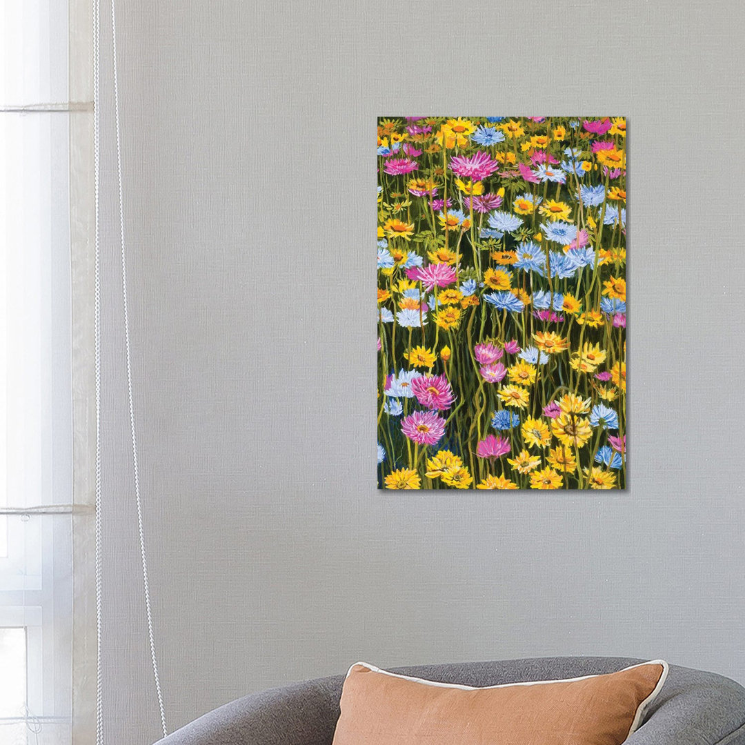 Wall Of Flowers von Marina Strijakova - Galerie-verpackte Leinwand Giclée auf Leinwand