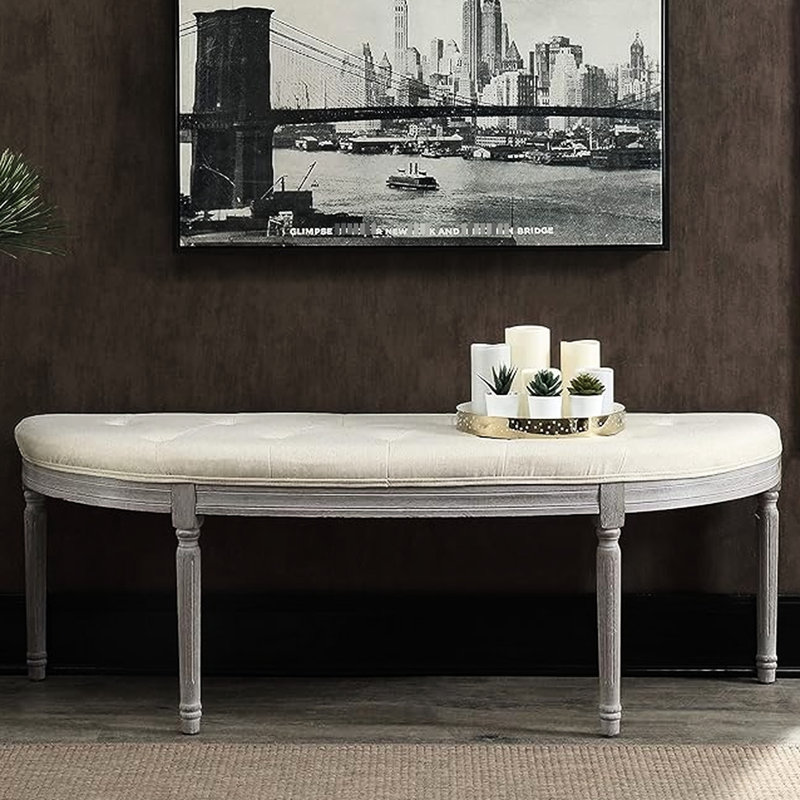 Banc côtier rembourré boutonné beige avec pieds gris patiné, forme demi-croissant pour la chambre à coucher, et entretien, style américain, 19,5 po de largeur convient aux couloirs muraux, assemblage, assemblage simple,