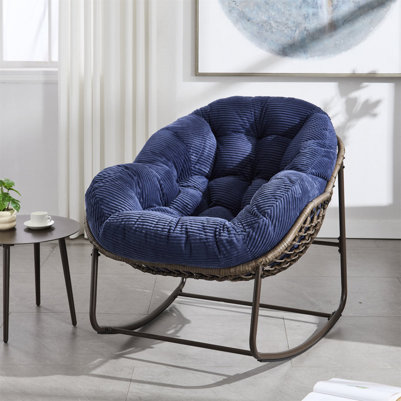 Chaise berçante d'extérieur en rotin (excluant la table), Marine