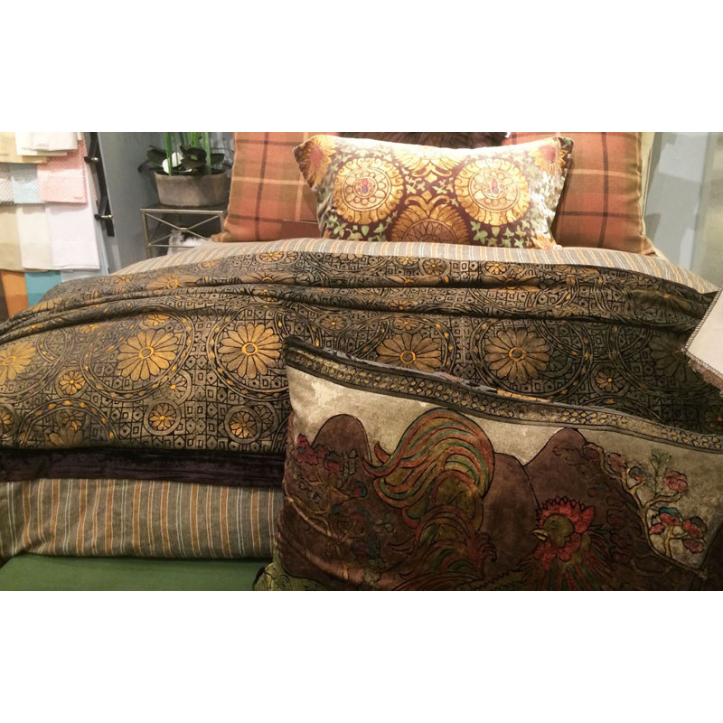 Deco Circles Velvet Throw