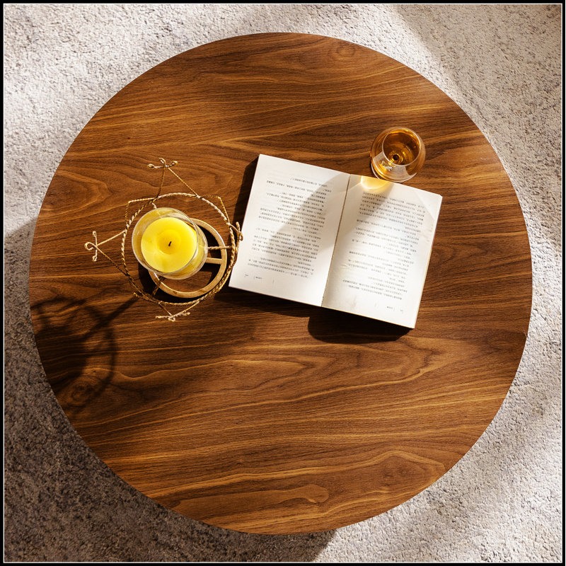 Table basse ronde en noyer de 30,51 pouces pour le salon, la chambre à coucher et le bureau avec fabrication en panneau de fibres à densité moyenne durable