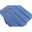 Une table d'appoint en bois imitation bois texturé, simple mais avec une texture riche. Il est livré avec un petit plateau de table et est parfait pour les pique-niques en plein air. Bleu foncé