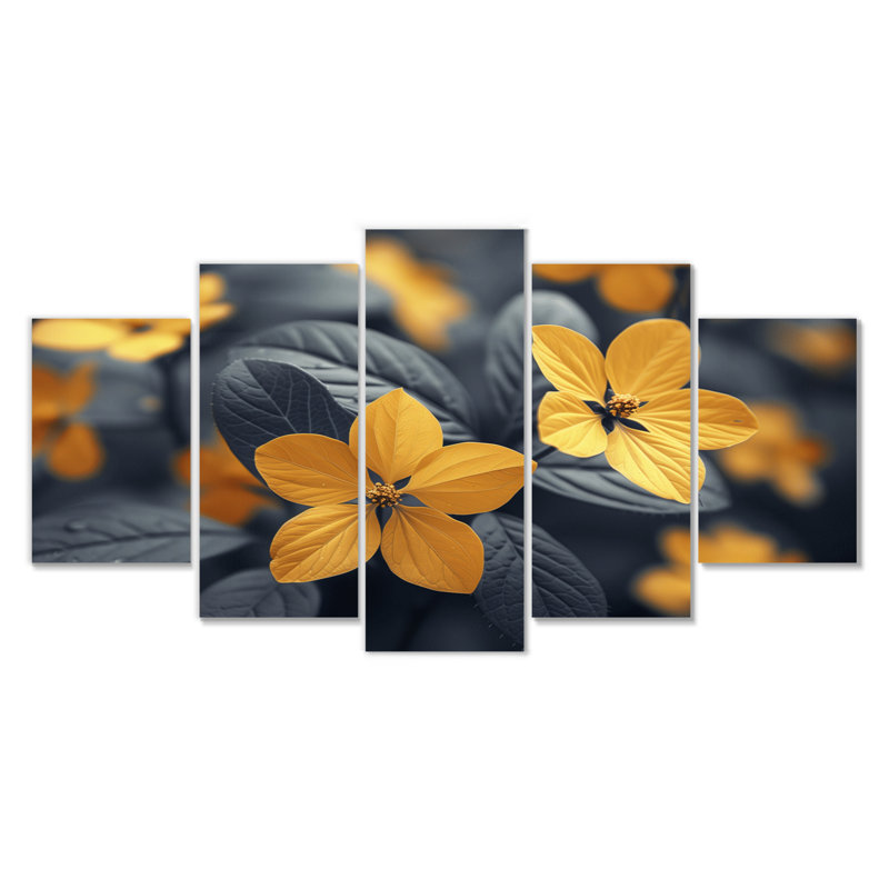 Fleur de cerisier jaune et jaune