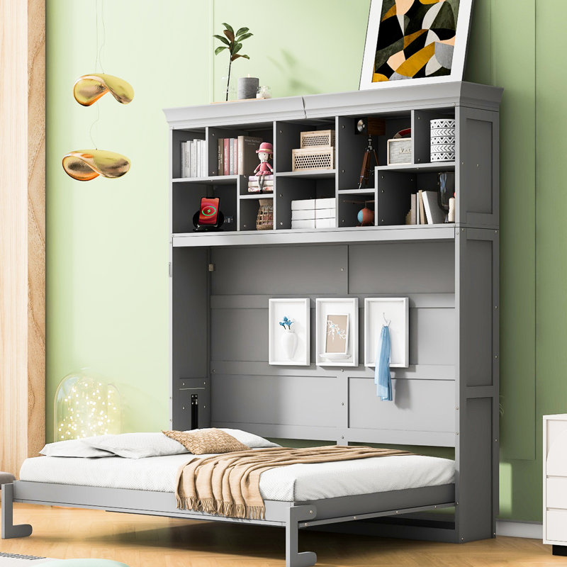 Grand lit gris avec tablettes et petit espace, tablettes confortables à lattes de matelas confortables, chambre d'amis, meubles