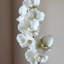 Ornements de fleurs simulées