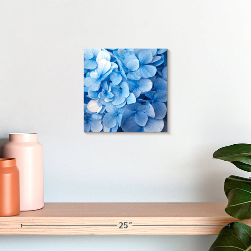 Harnek Blue Flowers, 10" H x 10" W