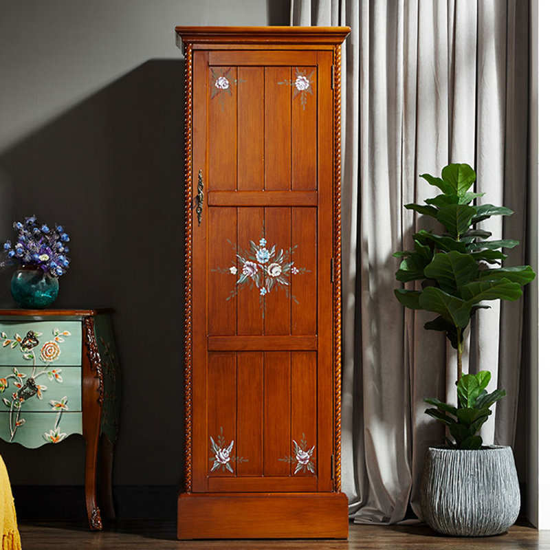 Petite armoire de style américain en bouleau