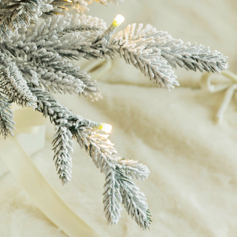 Sapin de Noël pré-éclairé givré Johvan, H 8 pi