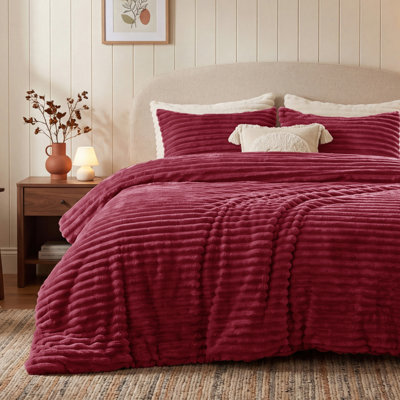 Bedsure King Size Comforter Sets - 3-Piece Double-Sided Fleece Fluffy Dark Red Bedding, Cozy Striped Aesthetic for Modern & Guest Bedrooms, All-Season Luxury Home Decor