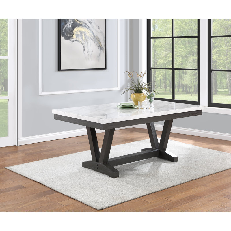 Table de salle à manger grise patinée avec plateau en faux marbre blanc