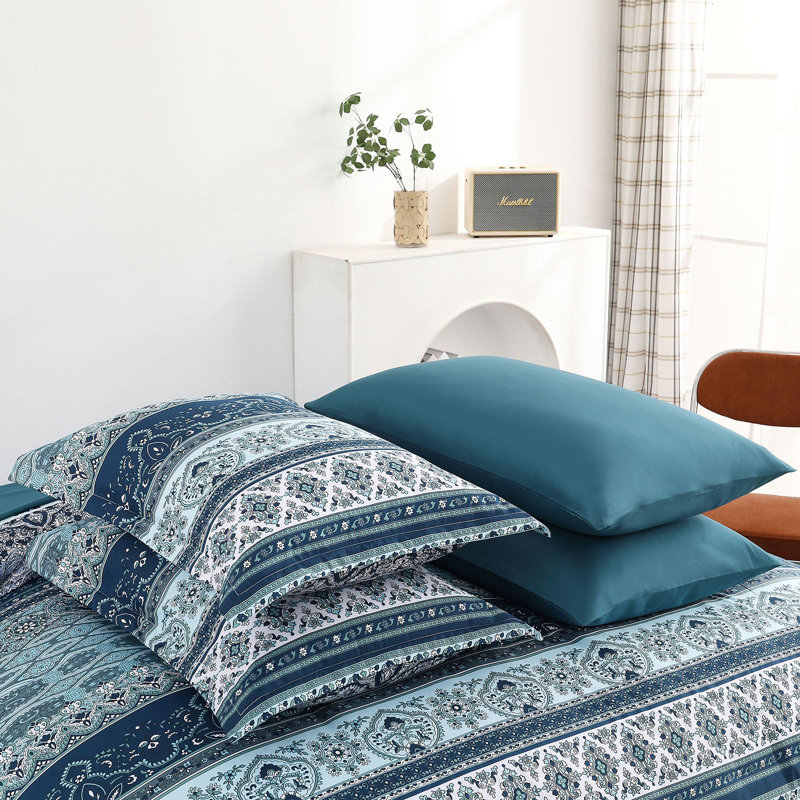 8-Piece Bohemian Striped Bedding Quilt Set Comforter and Sheet Set Soft Microfiber Complete Bedding Sets for All Season