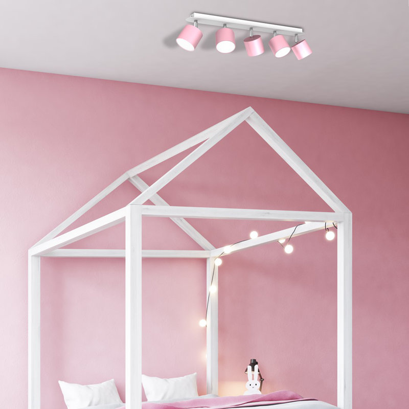 Bryany Spotlight, Pink