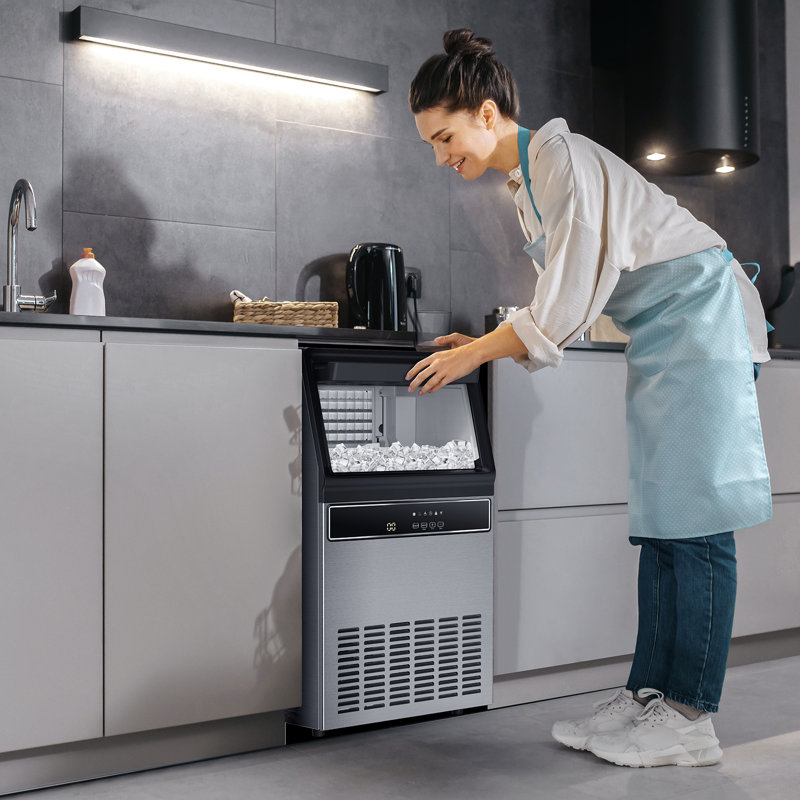 R.W.Flame 130 Lbs Daily Production Cube Clear Ice Freestanding Ice Maker