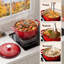 Cocotte en fonte émaillée avec couvercle-128922706