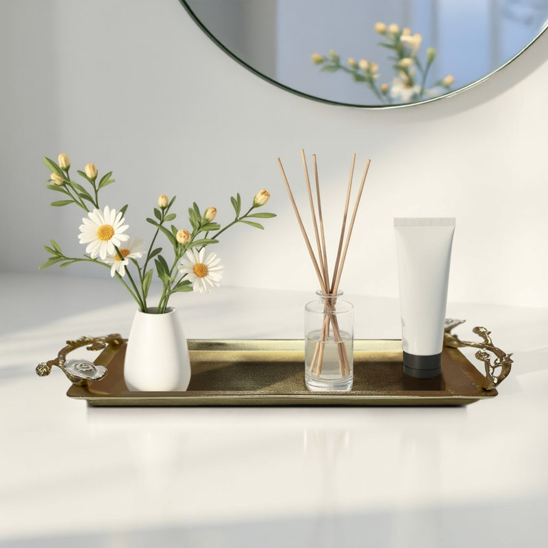 Plateau de meuble-lavabo rectangulaire en marbre émaillé de la collection Rose avec revêtement en laiton et design élégant
