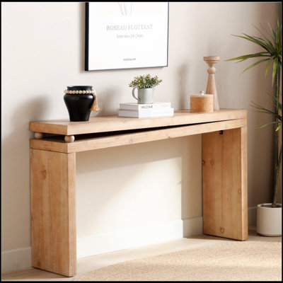 Console étroite en bois naturel avec détail perlé, parfaite pour les petits espaces et un décor rustique moderne.