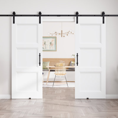 Panneau pré-assemblé, porte de grange coulissante de 80 po de hauteur et porte de grange en bois de finition blanche avec trousse de quincaillerie d'installation (comprend une poignée ronde noire)