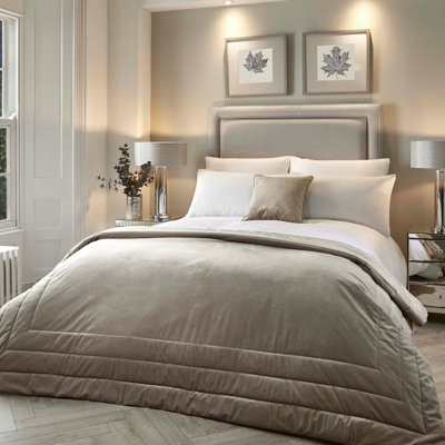 Velvet Solid Colour Bedspread
