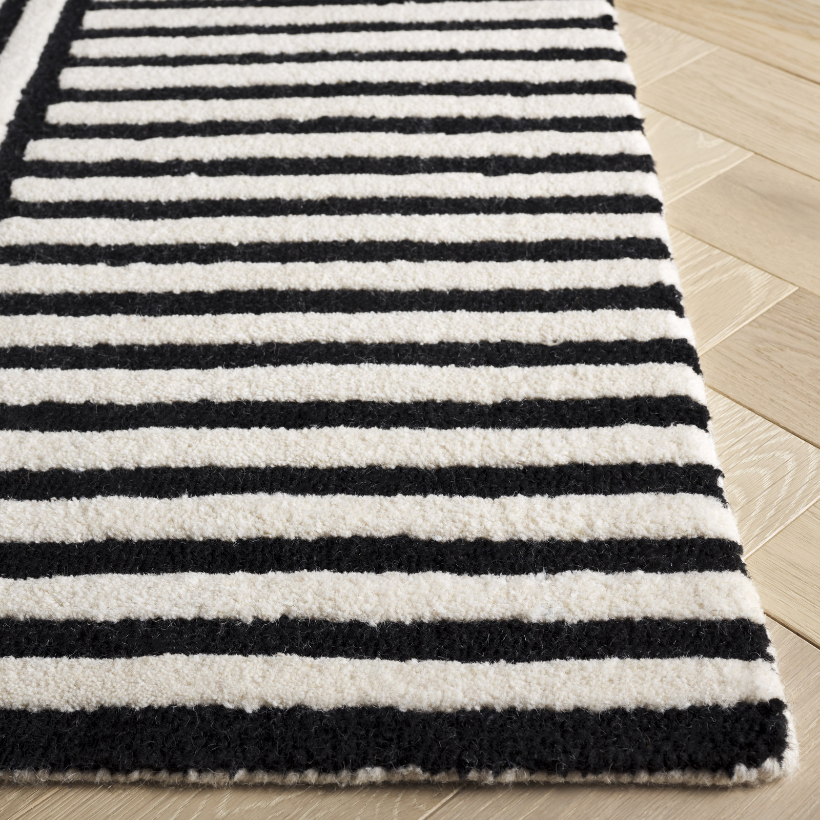 Elsbeth Ivory Black Hand-Tufted Geometric Wool Rug, Rectangle 3' x 5'