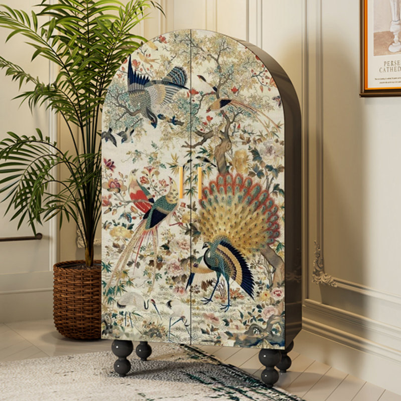 Armoire arquée avec tablettes et portes