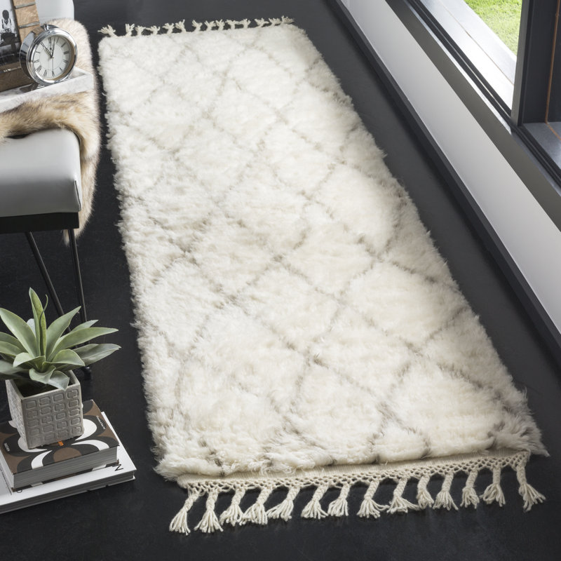 Powell Hand Tufted Nz Wool/Cotton Southwestern Rug in Gray/Ivory, Runner 2'3" x 8'